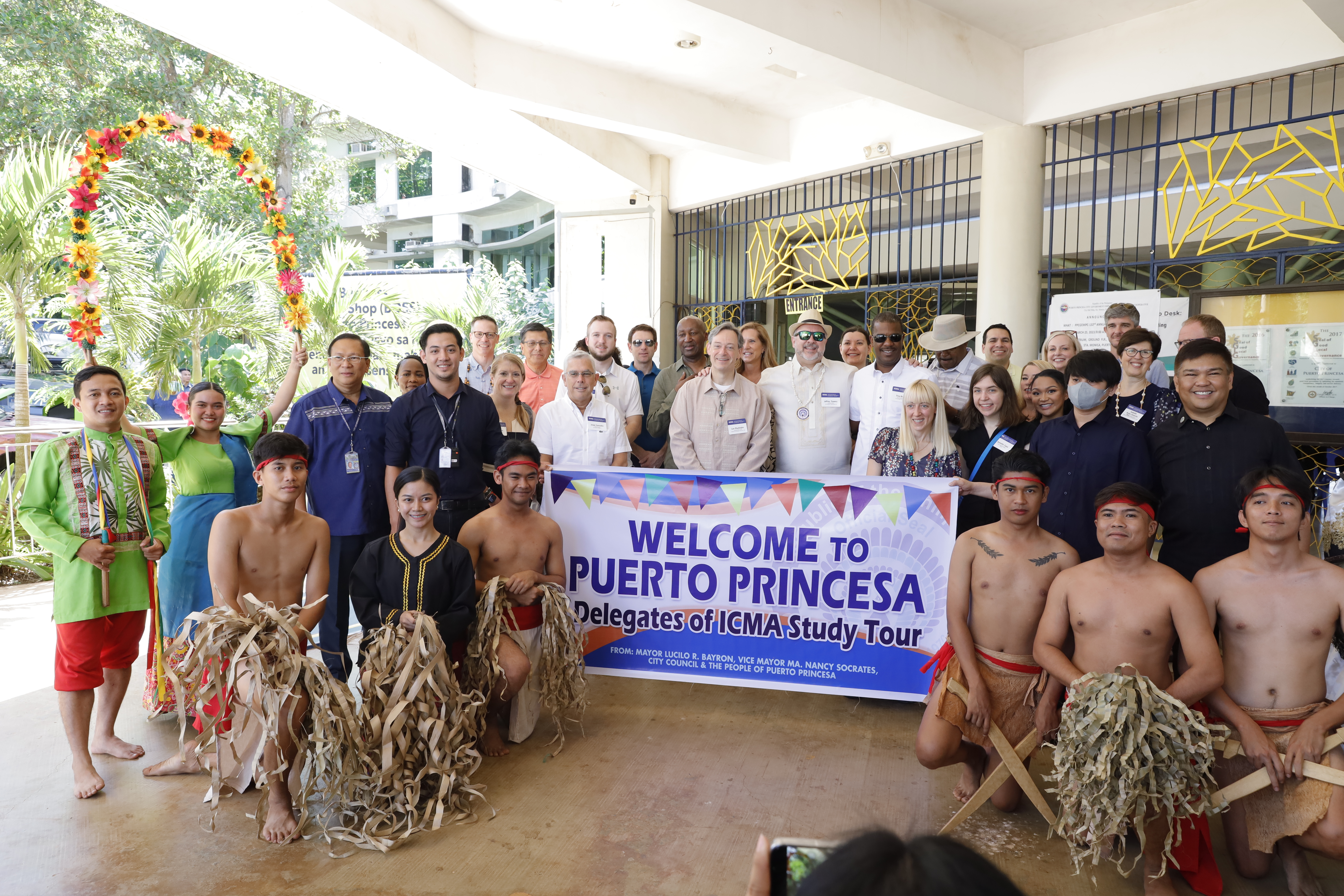 Group photo of ICMA members with Puerto Princesa staff